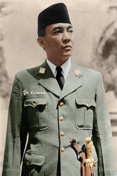 an old photo of a man in uniform