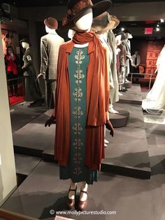 Ladt cora dress, Dontown abbey exhibition, In New york 2018 Downtown Abbey Costume, Downton Abbey Clothes, Vanderbilt Family, The Biltmore Estate, 20s Dresses