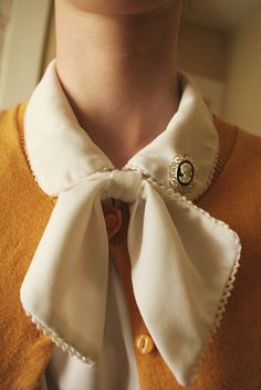 cameo by cemetery polka, via Flickr Peter Pan Collars, Look Retro, Creation Couture, Soft Grunge, Mode Vintage, Changing Seasons, Looks Vintage, Style Retro, Cute Fashion