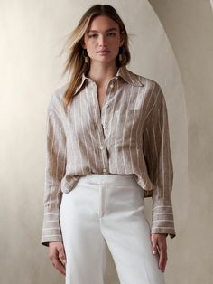 The Boxy Cropped Linen Shirt | Banana Republic Elegant Airport Outfit, Cropped Linen Shirt, Womens Linen Clothes, Outfits With Striped Shirts, Linen Fiber, Dressy Jeans, White Linen Blouse, Full Sleeve Blouse, Striped Shirt Women