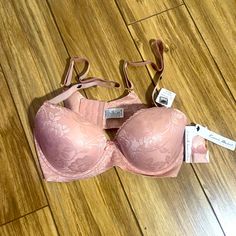 Peach Color And Is Padded With Underwires, Very Nice. Material Is Nylon And Elastano. Fitted Pink Nylon Bra, Spring Padded Fitted Bra, Spring Fitted Padded Bra, Spring Season Fitted Padded Bra, Spring Padded Push-up Bra, Spring Push-up Bra With Padded Cups, Spring Padded Stretch Bra, Spring Fitted Push-up Bra, Silk Bralette