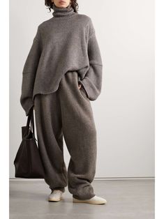 Scandi Fashion, Knitwear Trends, Oversized Sweater Women, Set Outfits, Oversized Turtleneck, Designer Knitwear, Slip Skirts, Tennis Fashion, Sweater Trends