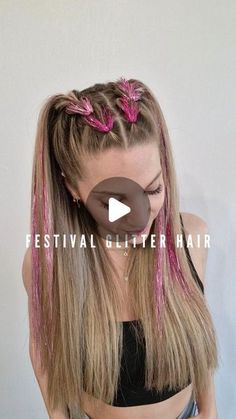 Glitter In Part Of Hair, Rave Hairstyles With Fake Hair, Rave Hair Glitter, Cute Rave Hairstyles For Long Hair, Braiding Hair Extensions Tutorials, Edc Hairstyles Braids, Rave Ponytail, 4th Of July Hair Ideas, Easy Rave Hairstyles