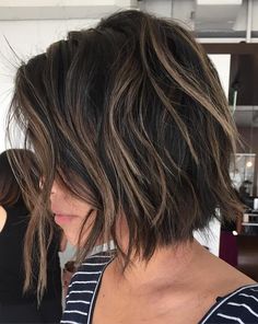 Kort Bob, Dark Brunette Hair, Short Dark Hair, Bob Hairstyles For Thick, Choppy Bob Hairstyles, Haircut Inspiration, Short Layered Haircuts, Short Bob Haircuts