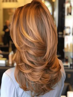 Medium Length Haircut With Layers, Flowy Hair, Haircut With Layers, Medium Length Blonde, Layered Haircuts For Medium Hair, Medium Length Haircut, Hair Coloring, Long Layered Hair