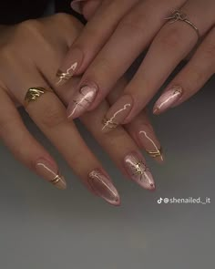 Paznokcie Hello Kitty, Cheetah Print Nails, Kutek Disney, Nagel Tips, Casual Nails, Gold Nail, Makijaż Smokey Eye, Classy Acrylic Nails, Almond Nails Designs