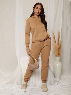 Winter Bottoms, Khaki Style, Black Jogger Pants, Thermal Hoodie, Khaki Fashion, Halter One Piece Swimsuit, Hoodie And Sweatpants, Top Skirt Set, Black Sweatpants