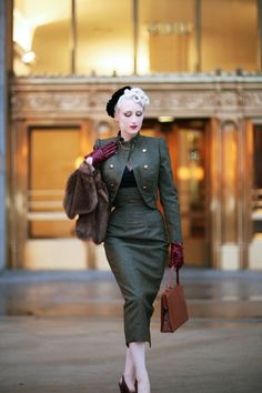 Dark Style, Vintage Models, Dark Wear, Vintage Glamour, 1950s Fashion, Mode Vintage, Classy Outfits, Vintage Looks