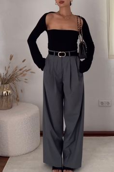 Gray Trousers Outfit Women, Grey Trousers Outfit Women, Elegant Pants Outfit, Grey Dress Pants Outfit, Dress Pants Outfit, Pants For Winter, Grey Pants Outfit, Summer Business Casual Outfits, Dress Pants Outfits