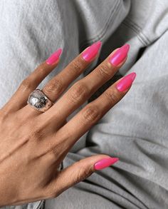 33 Pink Barbie Nails To Satisfy Your Barbie Obsession - Colleen Hobson Barbie Pink Nails, Nail Polish Colors Summer, Pink Nail Art Designs, Cute Pink Nails, Pink Chrome Nails, Summer Nail Polish, Hot Pink Nails, Pink Nail Art, Nails Polish