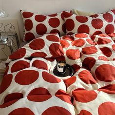 aesthetic bedding duvet cover set with large red polka dot pattern print on beige/white background Red Bedspread, Cama Grande, Red Bedding Sets, Pastel Aesthetic Room, Vintage Bedding Set, Tapestry Wallpaper, Indie Aesthetic Room, Pastel Bedding, Sun And Moon Tapestry