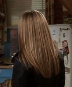 Back Of Jennifer Aniston Hair, Jennifer Aniston Hair Back View, Jeniffer Aniston Hair Color, Rachel Green Highlights, Friends Rachel Hair, Rachel Green Hair Color, Jen Aniston Hair, Jennifer Aniston Haircut, Jennifer Aniston Hair Color