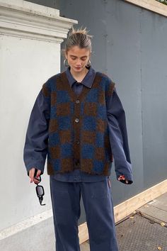 Harry Kirton, Vest Outfit, Sweater Outfit, Knitted Vest, Looks Street Style, Tweed Skirt, Long Sweater, Vest Outfits, Mode Inspo