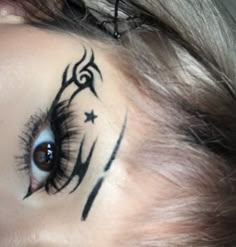 Graphic Liner Hooded Eyes, Makeup Drawing, Ethereal Makeup, Eyes Black, Eye Makeup Designs, Graphic Liner