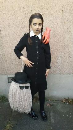 50+ Kids Who Took Halloween Costumes To Another Level - HubPages Amazing Diy Halloween Costumes, Disfraces Originales Mujer Ideas, Thing Adams, Halloween Kostüm Diy, Woman Costume Diy, Halloween Diy Costumes