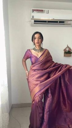 Simple Saree Designs, Sari Design, Latest Model Blouse Designs, Fashionable Saree Blouse Designs, Fancy Sarees Party Wear, Traditional Indian Dress, Indian Saree Blouses Designs, Desi Fashion Casual, Indian Fashion Saree