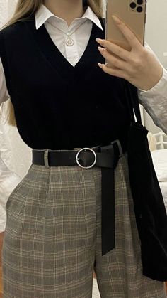 Preppy Hourglass Outfits, Bespoke Fashion Women, Outfits For Tall People, Clothing Practice, Masc Clothing, Rok Outfit, Dark Academia Outfits, Dark Academia Outfit, Academia Outfits