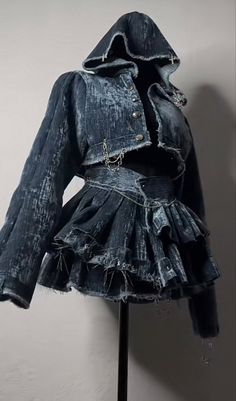 artist: indiahands on tt Diy Denim Jacket From Jeans, Upcycling Denim Jacket, Upcycled Denim Fashion, Denim Diy Clothes, Custom Clothing Design, Unusual Clothes, Fashion Design Sketches, Refashion Clothes, Harajuku Fashion