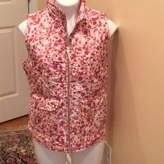 Floral Quilted Vest With High Neck And Full Front Zip. 2 Side Pockets . Buttoned Pockets. Brand New. Quilted Vests, Checker Vest, J Crew Jacket, Hot Pink Blazers, Fall Vest, Black Wool Blazer, Quilted Puffer Vest, Jcrew Collection, Open Front Sweater