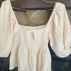 Nwt Super Cute Crop With Puffy Sleeves Never Worn. Casual Beige Peasant Top For Day Out, Fitted Cream Peasant Top For Spring, Chic Beige Peasant Top For Spring, Spring Fitted Beige Peasant Top, Cream Casual Peasant Top For Spring, Casual Cream Peasant Top, Black Velvet Shorts, Zipper Blouse, Sneakers Nike Air Max