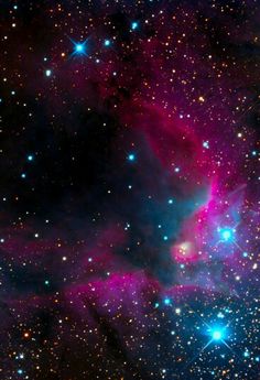 an image of some very pretty stars in the sky with blue and pink colors on them