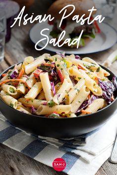 This Asian Pasta Salad recipe makes meal prep easy! One batch serves 8 people, so you can spread it out across the whole week for yourself! Just boil the pasta, combine the veggies of your choosing, then add our homemade salad dressing mix featuring San-J Mongolian Sauce! #EasyRecipes #LunchIdeas #AsianRecipes Asian Pasta Salad Recipes, Asian Pasta Salad, Asian Pasta Salads, Asian Pasta, Cookout Recipes, Meal Prep Easy