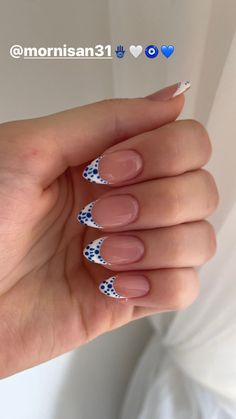 Short Nail Designs Almond Shape, Sicily Nails, Almond Shaped Summer Nails, Simple Summer Nails Almond, Summer Nails Almond, Wave Nails, Graduation Nails, Spring Acrylic Nails