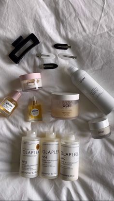 haircare aesthetic, hair, hairstyle, haircare routine, gisou, ouai, olaplex, claw clips Hair Care Olaplex, Clean Girl Hair Products, Healthy Hair Goals Aesthetic, Ouai Hair Aesthetic, Aesthetic Hair Routine, Ouai Hair Products Aesthetic, Clean Hair Aesthetic, Hair Stuff Aesthetic