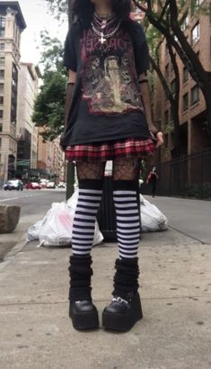 Comfy Alt Outfits, Stile Punk Rock, Look Grunge, Alt Outfits, Emo Outfits, Indie Outfits, Gothic Outfits