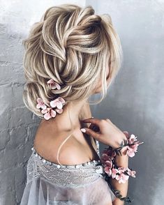 Gorgeous Wedding Hairstyles For the Elegant Bride - Updo Bridal hairstyle Featured Hair Stylish : Antonina Romanova... Vintage Bride Hairstyles, Brides Updo, Bridal Updo Hairstyles, Hairstyles For Brides, Gorgeous Wedding Hairstyles, Hairstyles Theme, Bride Updo, Wedding Hairstyles Bride, Special Occasion Hairstyles