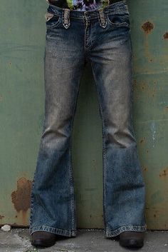 Rugged Jeans For Men, 70s Goth Fashion Men, Fitted Wide Leg Faded Bottoms, Retro Mid-rise Relaxed Fit Pants, Retro Mid-rise Pants With Relaxed Fit, 70s Fits Men, Retro Relaxed Fit Pants, Retro Relaxed Fit Faded Bottoms, Retro Medium Wash Bottoms With Standard Cut Leg