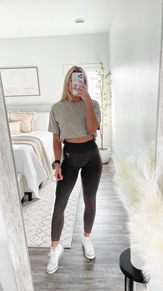 Gym Outfits Winter, Cute Running Outfit, Gymshark Outfit, Stylish Gym Outfits, Summer Workout Outfits, Leggings Outfit Winter, Working Out Outfits, Cute Workout Outfits, Cute Gym Outfits