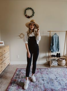 Black Cloth Overalls Outfit, Black Cotton Overalls Outfit, Black Overalls Pregnant Outfit, Professional Overalls Outfit, Black Corduroy Overalls Outfit, All Black Outfit Spring, Dressy Overalls Outfits, Black Linen Overalls Outfit, How To Wear Overalls