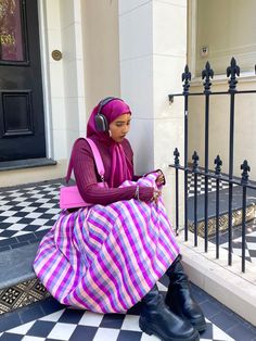 Hijab Fashion Colorful, Modest Alt Fashion, Hijabi Cottagecore, Aesthetic Outfits Modest, Modest Muslim Outfits, Types Of Dresses Styles, Hijabi Styles, Stile Hijab