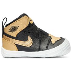 Jordan Style, Best Crib, European Shoes, Basketball Sneakers, Streetwear Style, Newest Jordans, Pull Tab, Shoes Black