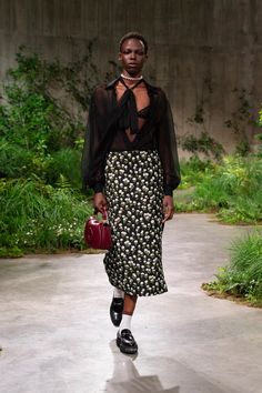 Gucci Spring, 2025 Fashion, Runway Looks, Mens Accessories Fashion, London Fashion, Get The Look, New York Fashion, Runway Fashion