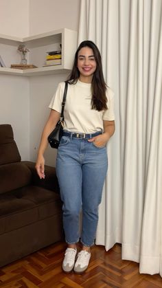 Stripe Pants Outfit, Flight Outfit, Casual Oufits, Simple Casual Outfits, Vegas Outfit, Casual Outfit Inspiration, Uni Outfits