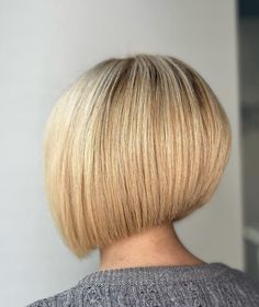 Bob Hairs, Inverted Bob, Beauty Hair, Trendy Hairstyles, Bob Hairstyles, Hair Cuts, Makeup, Hair, Beauty