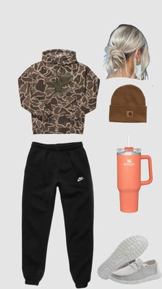 Country Outfits With Sweatpants, Western School Fits, Western Wishlist, Comfy Western Outfits, Western School Outfits, Simple Western Outfits, Country Fits, Cute Cowgirl Outfits, Western Fits