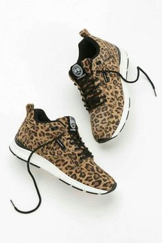 Trendy Womens Sneakers, Animal Print Sneakers, Cheetah Shoes, Leopard Painting, Leopard Print Sneakers, Sneaker Design, Sup Yoga, Leopard Prints, Nike Shoe