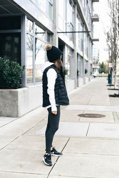 Workout Vest Outfits For Women, Athletic Vest Outfits, Black Puffy Vest Outfits For Women, Womens Puffer Vest Outfit, Long Puffer Vest Outfits For Women, Outfit For Sleep, Puffer Vest Outfits For Women, Black Puffer Vest Outfit, Lazy Fall Outfits