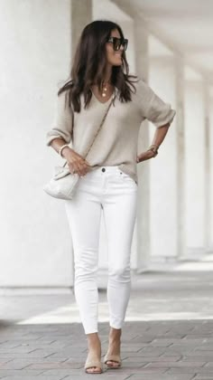 Stylish Outfits For Women Over 50, Mode Inspiration, Mom Style, Outfit Idea