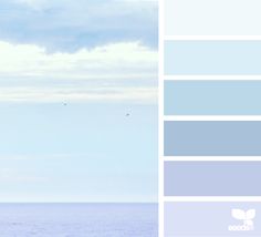 the ocean is full of blue and gray hues