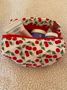 Rangement Makeup, Makeup Bags, Cute Makeup, Makeup Skin Care, Body Skin Care, Beauty Secrets