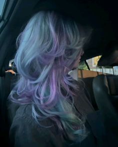 Stunk Strip Hairstyles Blue, Periwinkle Arctic Fox Hair, Brightly Colored Hair, Hair Dye Colors For Light Skin, Violet Highlights In Blonde Hair, Coloured Hair Styles, Iris Hair Color, Cool Hair Ideas Color