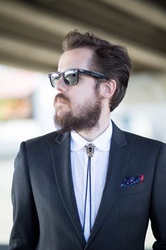 Bolo Tie Outfit, Bolo Tie Men, Bola Tie, Tie Outfit, Dapper Mens Fashion, Gentlemen's Club, Red Bowl, Bolo Ties, Tie Men