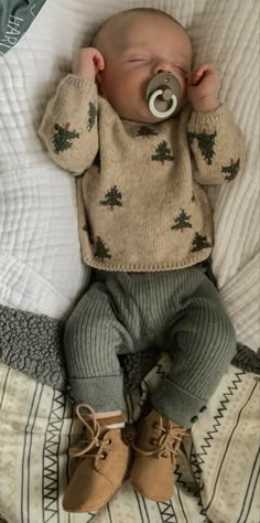 Where To Shop For Baby Boy Clothes, 3 Month Old Outfits Boys, Newborn Winter Outfits Boy, Baby Boy Fall Outfits 3-6 Months, Baby Boy Fall Outfits 6 Months, Christmas Baby Boy Outfits, Baby Boy Announcement Outfit, 5 Month Old Christmas, Baby Boy Neutral Outfits