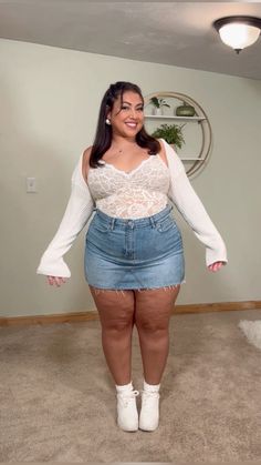 Cute going out outfit + outfit is link below !! Denim Mini Skirt Outfit Plus Size, Plus Size Outfits Date Night, Plus Size Mini Skirt Outfit, Curvy Outfits Summer, Cute Going Out Outfits, Seventeen Concert, Curve Style, Plus Size Summer Outfit, Perfect Summer Outfit