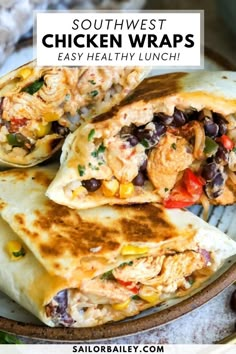 Chipotle style southwest chicken wraps are protein packed, flavorful and loaded with veggies. Ready in about 30 minutes and perfect healthy lunch idea or dinner recipe. Southwest Wraps Recipes, Southwest Chicken Burritos, College Student Dinner Ideas, Manly Dinner Recipes, Lunch Recipes With Chicken, Adult Packed Lunch, Meal Ideas For Dinner Healthy, Southwest Quesadilla, Wrap Recipes For Dinner