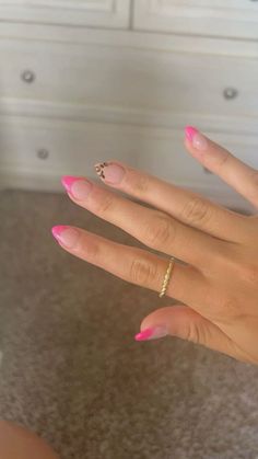 Hot Pink Nails With Leopard Print, Short Pink Cheetah Nails, Hot Pink Leopard Print Nails, Pink Nails With Leopard Print, Hot Pink And Cheetah Nails, Nails Cheetah Print Pink, Nail Inspo Trendy 2024 Summer Simple, Cheetah And Pink Nails, How To Do Leopard Print Nails